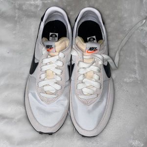 Brand new Nike waffle trainer